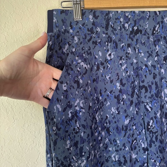 Athleta | Women's Brooklyn Ankle Pants Size 8 Patterned Blue Work Commute Travel - Picture 4 of 7